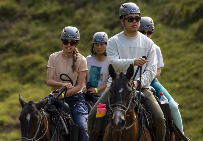 Horseback riding tour costa rica